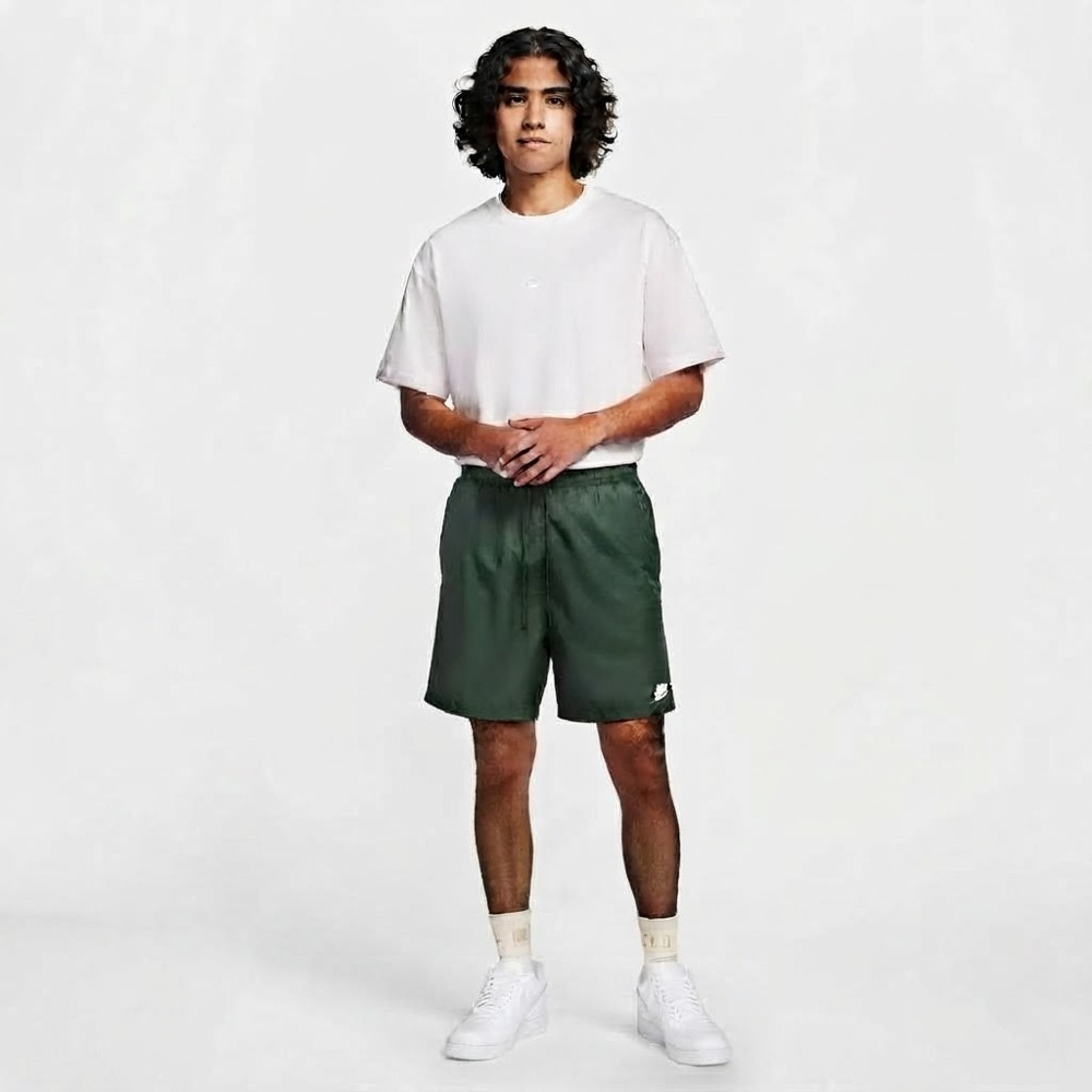 Nike Woven Shorts Mens Small Green NWT FN3307-323 Standard Fit Above Knee Logo